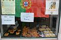 Überall Fussballfieber und da liegen sie schon, die wahnsinnig leckeren Pastéis, kleine Blätterteigtötchen mit Pudding. Unbedingt irgendwo bei einem Portugiesen probieren.